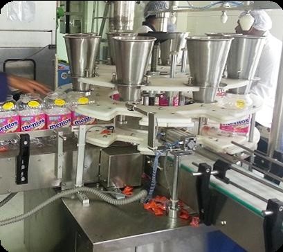 Industrial case packing machine